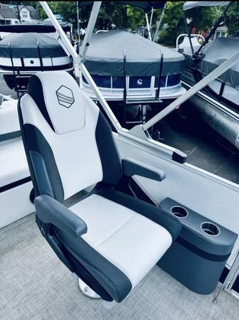 2023, Import USA — Foto 5 z 12