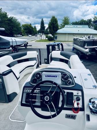2023, Import USA — Foto 7 z 12