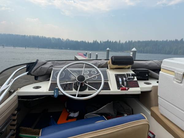 1983 Bayliner, Import USA — Foto 4 z 12