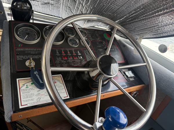 1983 Bayliner, Import USA — Foto 7 z 12