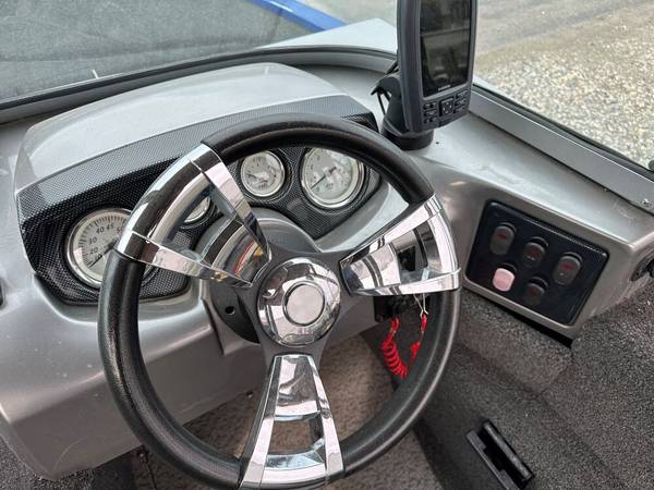 2014 Lowe, Import USA — Foto 8 z 8