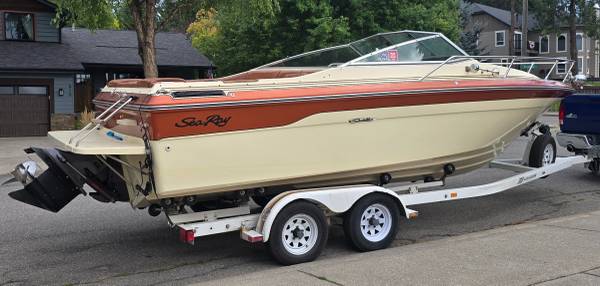 Sea Ray, Import USA — Foto 2 z 10
