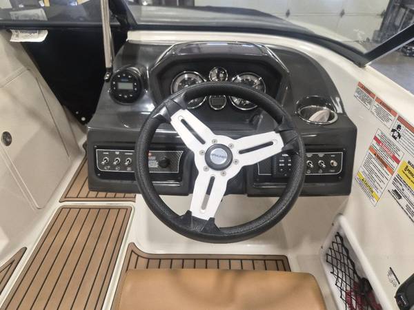 2020 Bayliner, Import USA — Foto 4 z 7