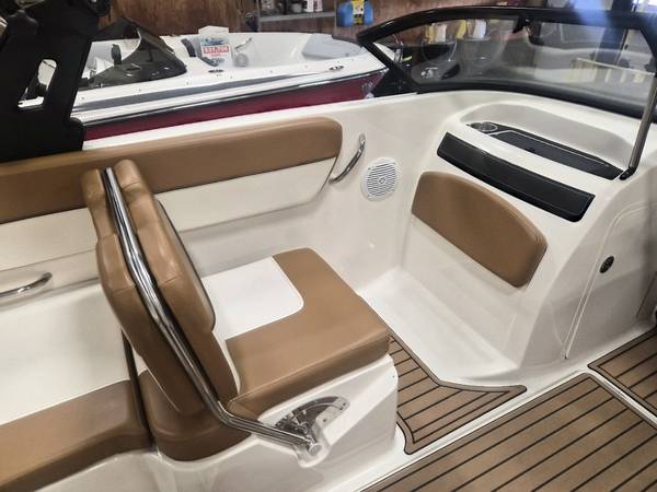 2020 Bayliner, Import USA — Foto 5 z 7