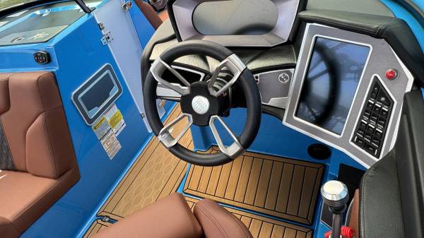 2022 MasterCraft, Import USA — Foto 5 z 9