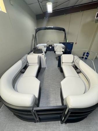 Lowe, Import USA — Foto 11 z 12
