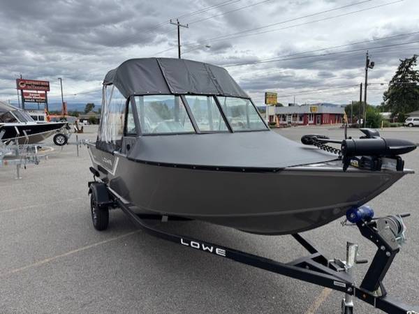2026 Lowe, Import USA — Foto 4 z 12