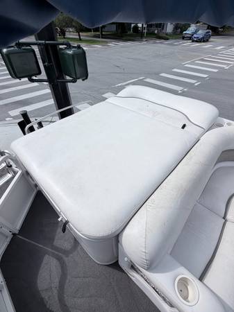 2005 Crestliner, Import USA — Foto 8 z 11