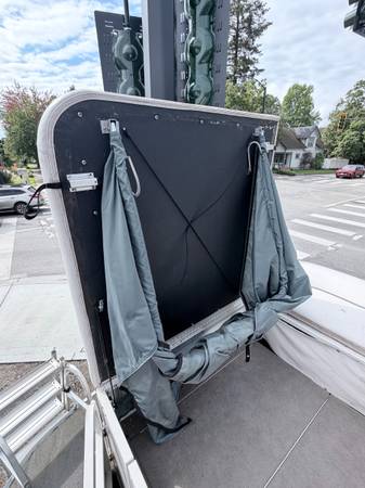 2005 Crestliner, Import USA — Foto 9 z 11