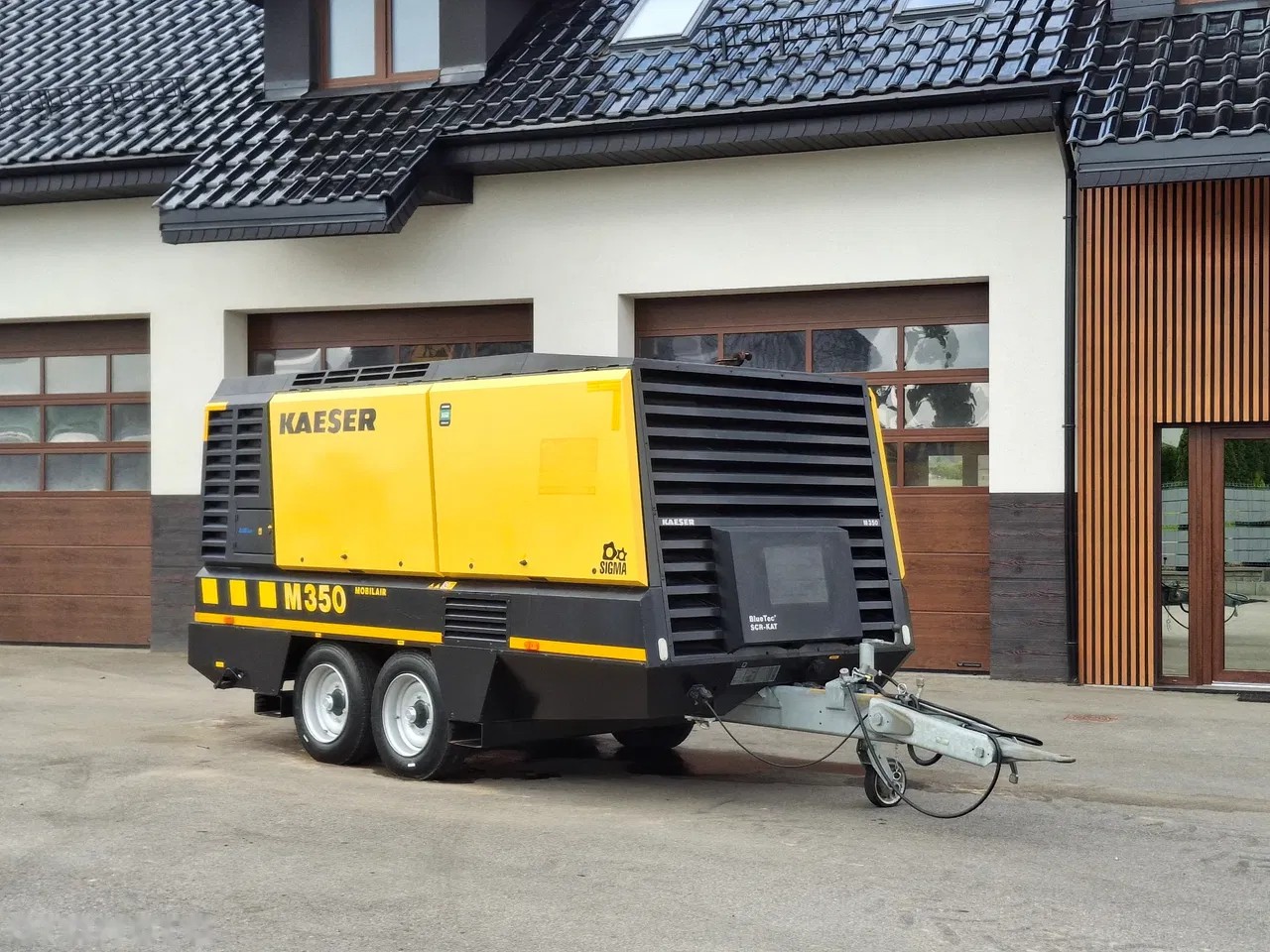 2019 INNY, 7.713 mth, Import Auf Lager in der EU — Foto 1