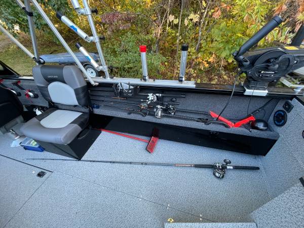 2024 Crestliner, Import USA — Foto 12 z 12