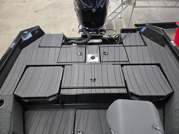 2027, Import USA — Foto 11 z 12