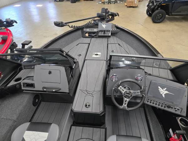 2027, Import USA — Foto 6 z 12