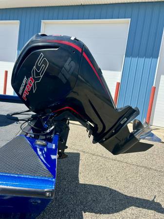 2017 Tracker, Import USA — Foto 11 z 12