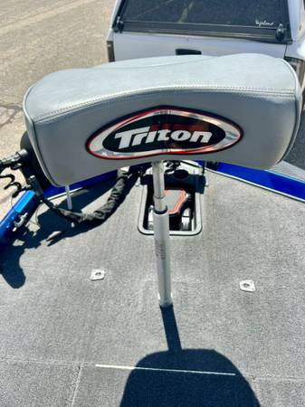 2017 Tracker, Import USA — Foto 12 z 12