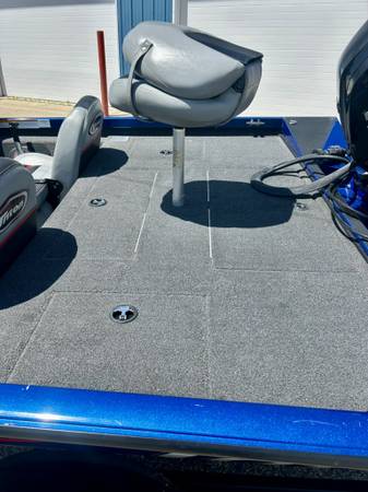 2017 Tracker, Import USA — Foto 9 z 12