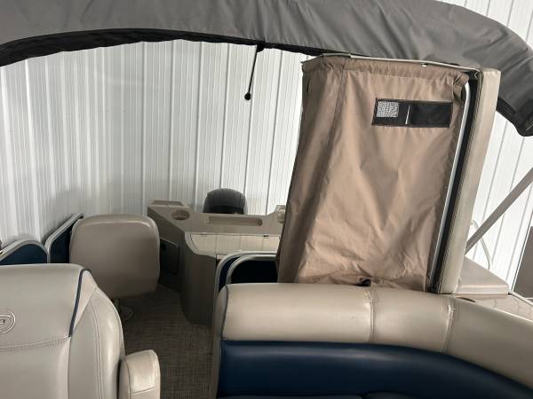 PREMIER 221 GEMINI PONTOON, Import USA — Foto 9 z 9