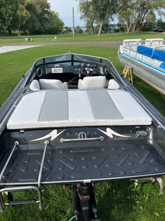 Checkmate Persuader 219, Import USA — Foto 11 z 12