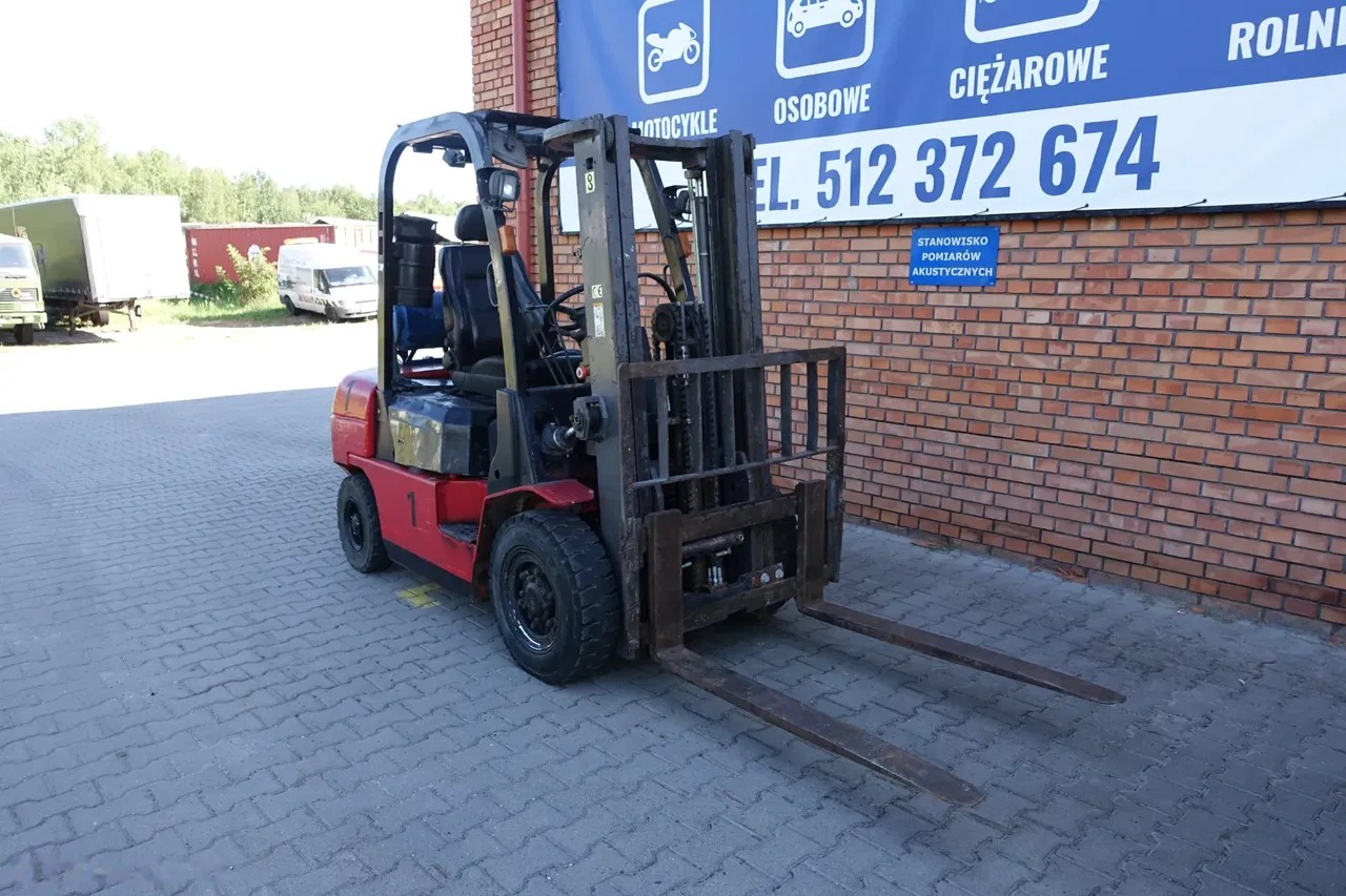 2011 Nissan, 8.844 mth, Import Auf Lager in der EU — Foto 1