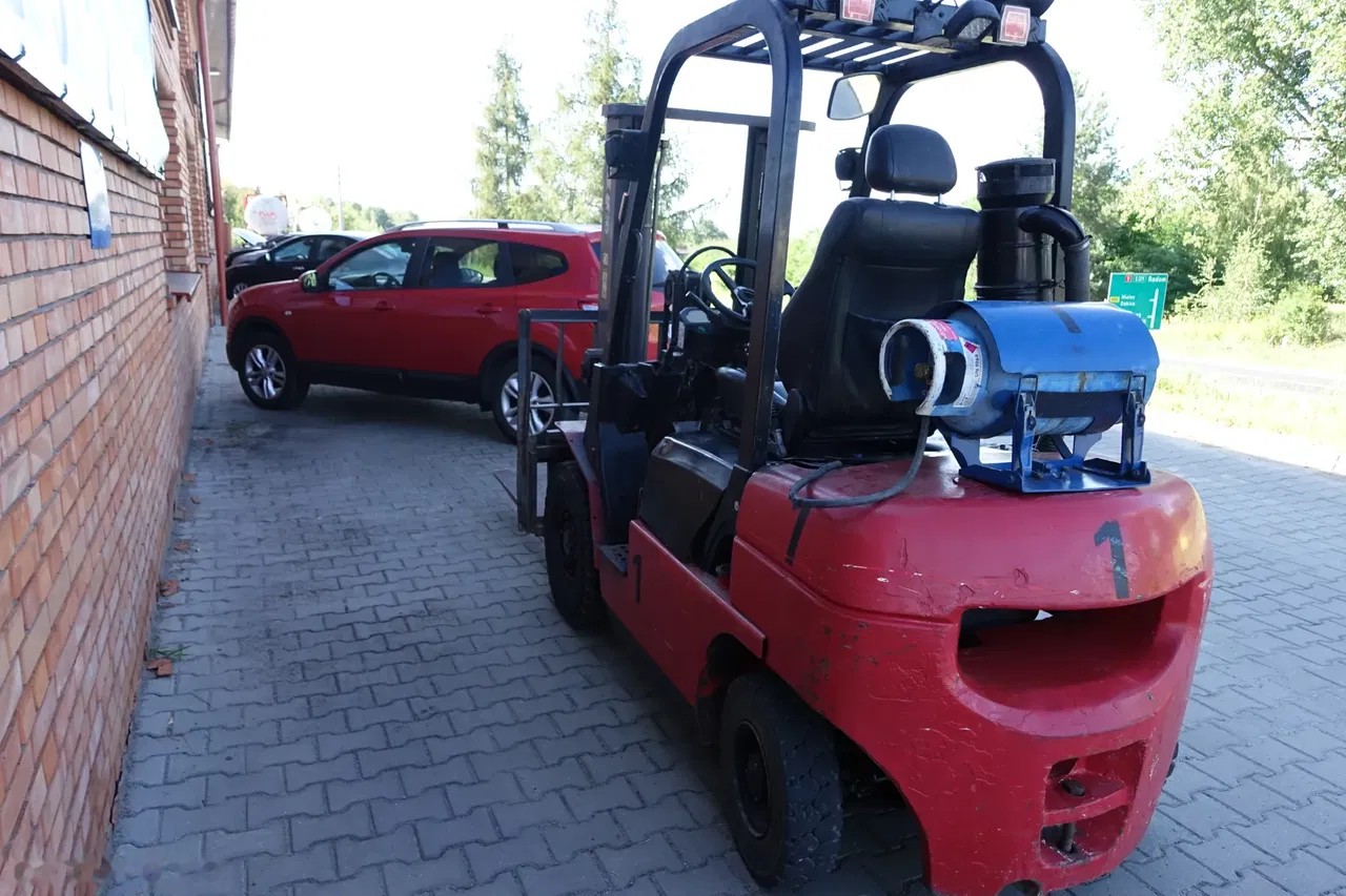 2011 Nissan, 8.844 mth, Import Auf Lager in der EU — Foto 4 z 13