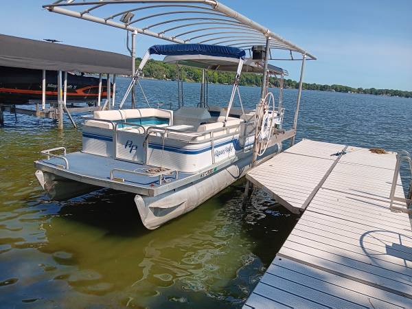 Pontoon boat, Import USA — Foto 1 | AMECAR Pontoon boat, Import USA — Foto 1