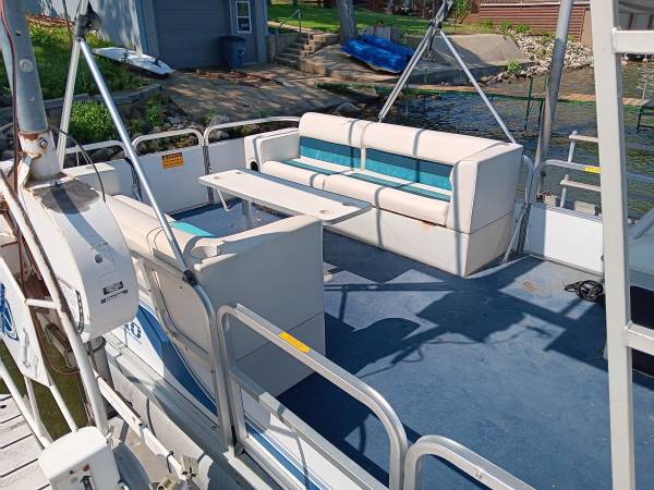 Pontoon boat, Import USA — Foto 3 z 9