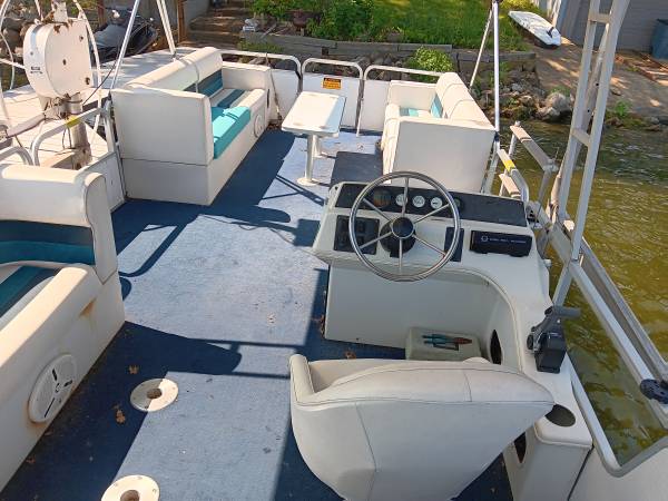 Pontoon boat, Import USA — Foto 4 z 9