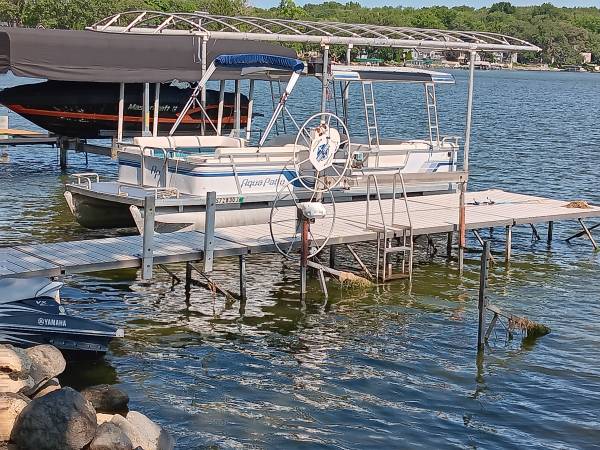 Pontoon boat, Import USA — Foto 8 z 9