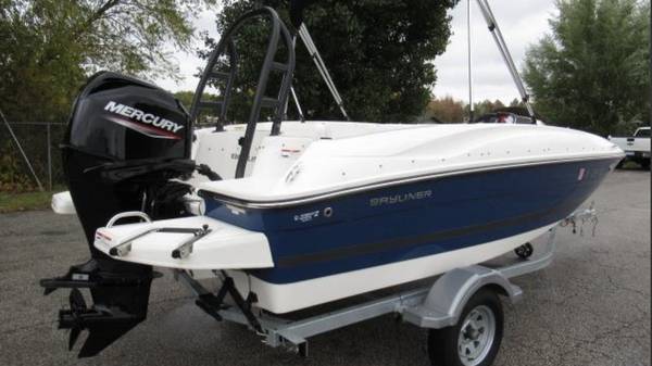 2021 Bayliner, Import USA — Foto 3 z 12
