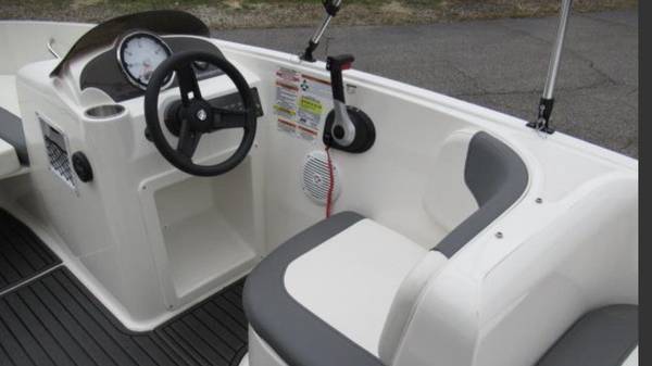 2021 Bayliner, Import USA — Foto 9 z 12