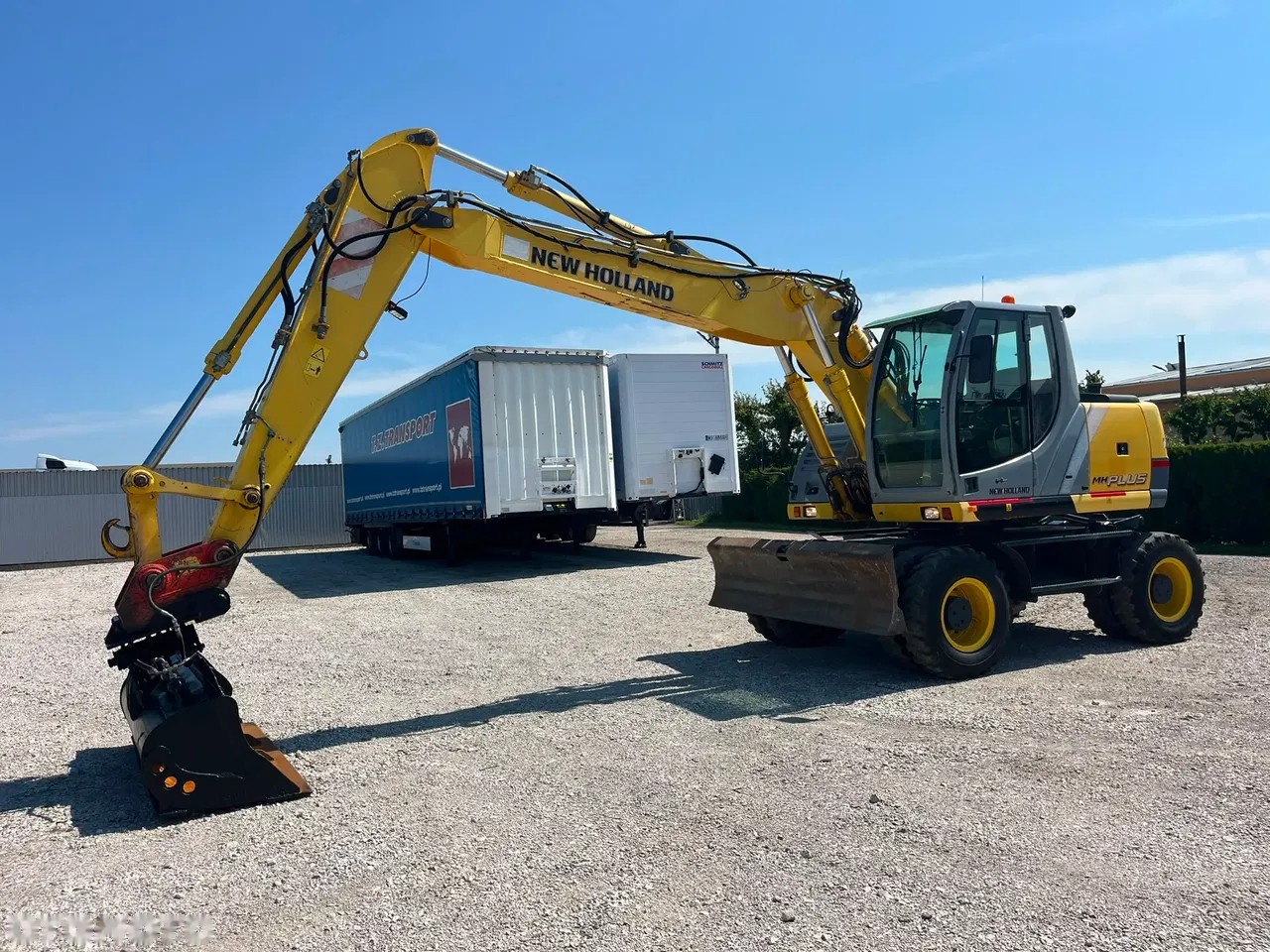 2007 New Holland MH PLUS 18 TON, 16.300 mth, Import Auf Lager in der EU — Foto 1 | AMECAR 2007 New Holland MH PLUS 18 TON, 16.300 mth, Import Auf Lager in der EU — Foto 1