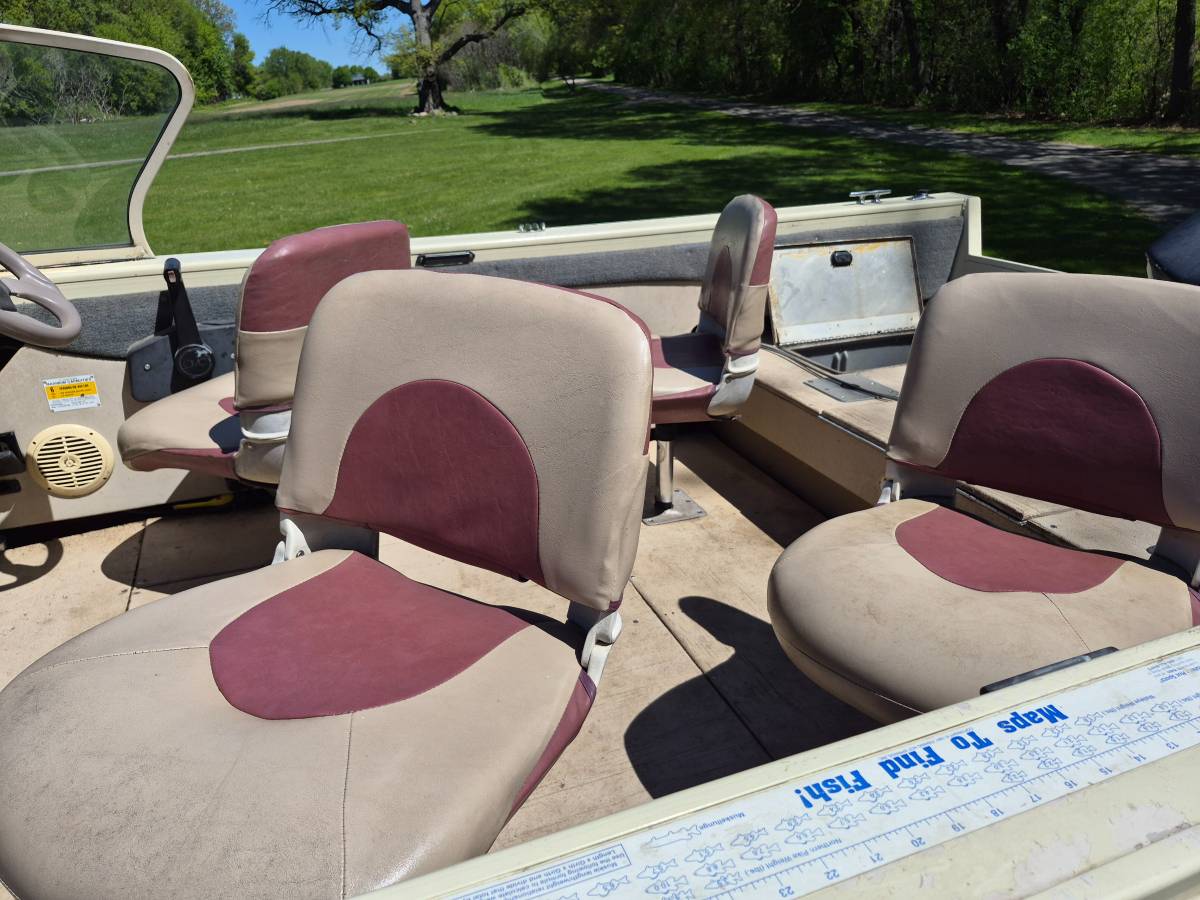 1999 Crestliner, Import USA — Foto 6 z 11