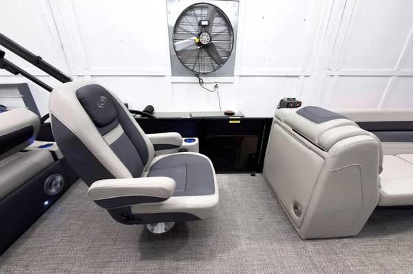 2025, Import USA — Foto 12 z 12
