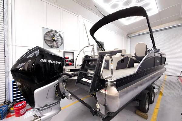 2025, Import USA — Foto 2 z 12