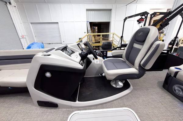 2025, Import USA — Foto 8 z 12