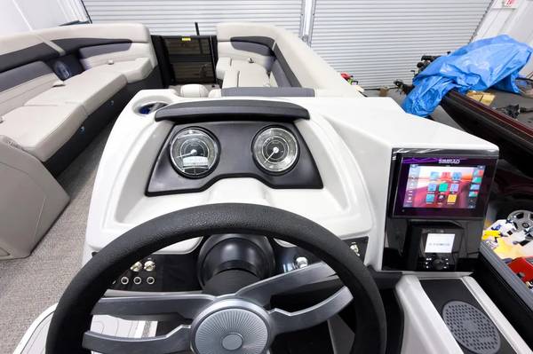 2025, Import USA — Foto 9 z 12