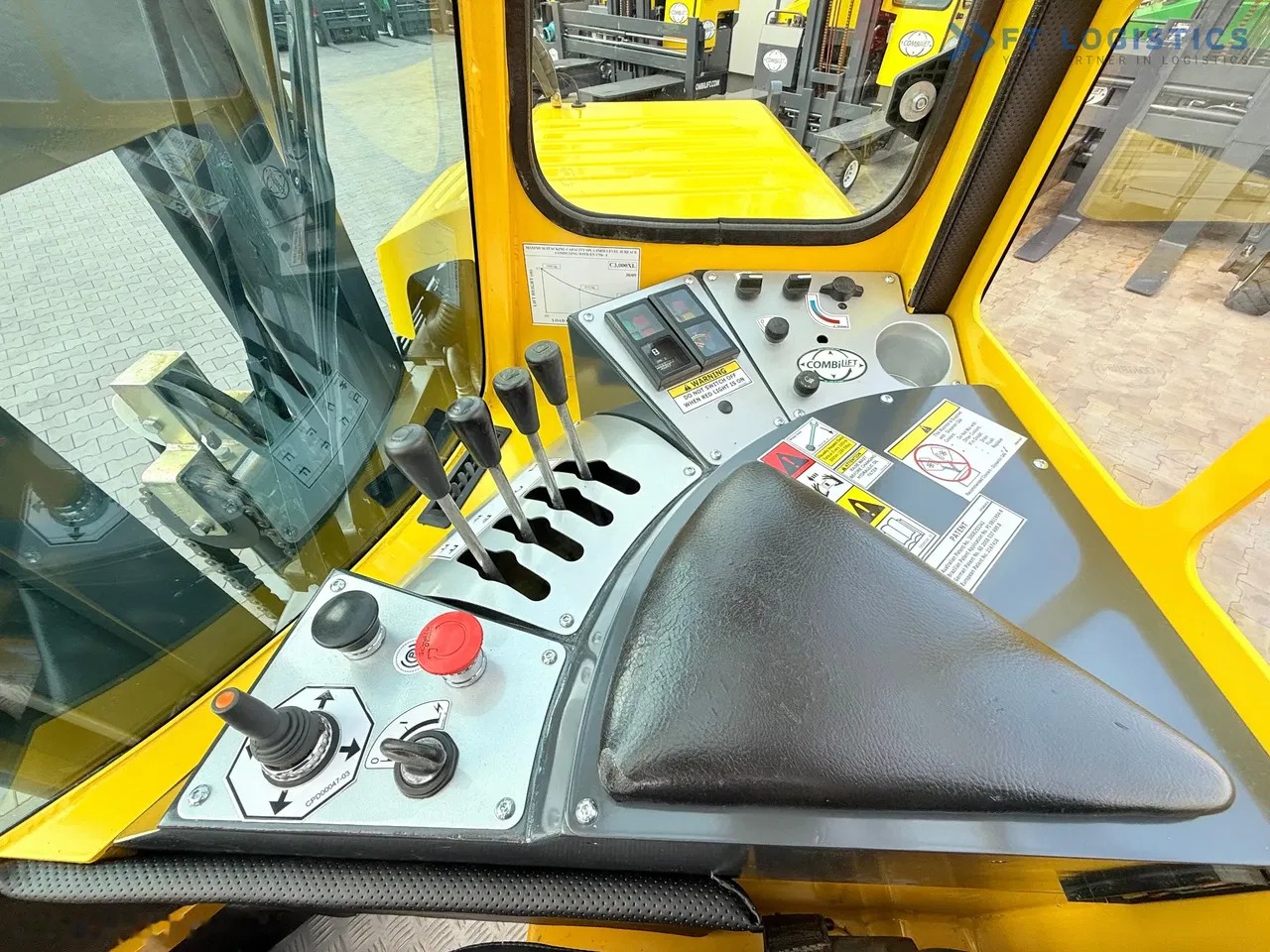 2015 Combilift C3000XL, 3.087 mth, Import Auf Lager in der EU — Foto 14 z 24