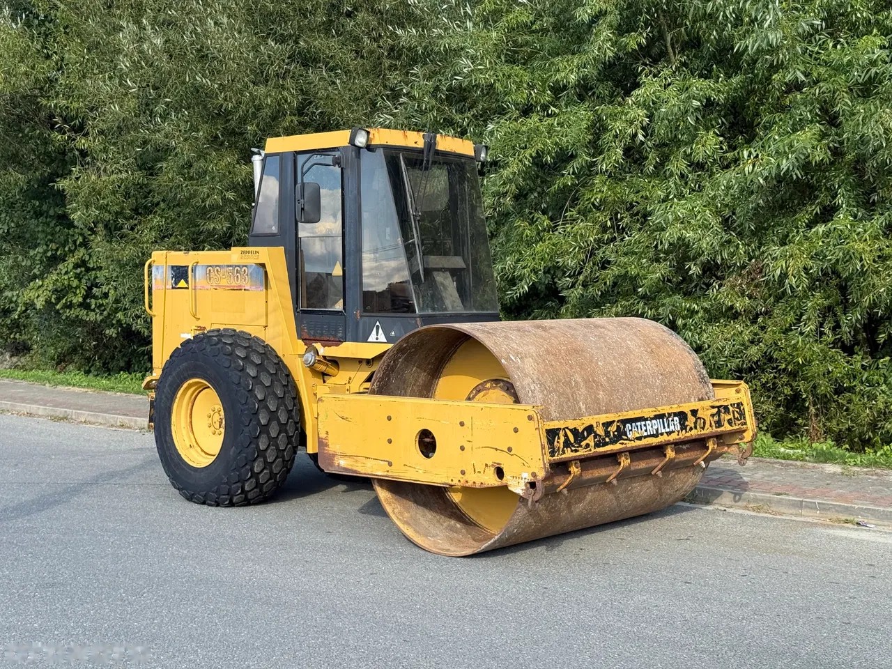 1998 Caterpillar, 2.600 mth, Import Auf Lager in der EU — Foto 2 z 15
