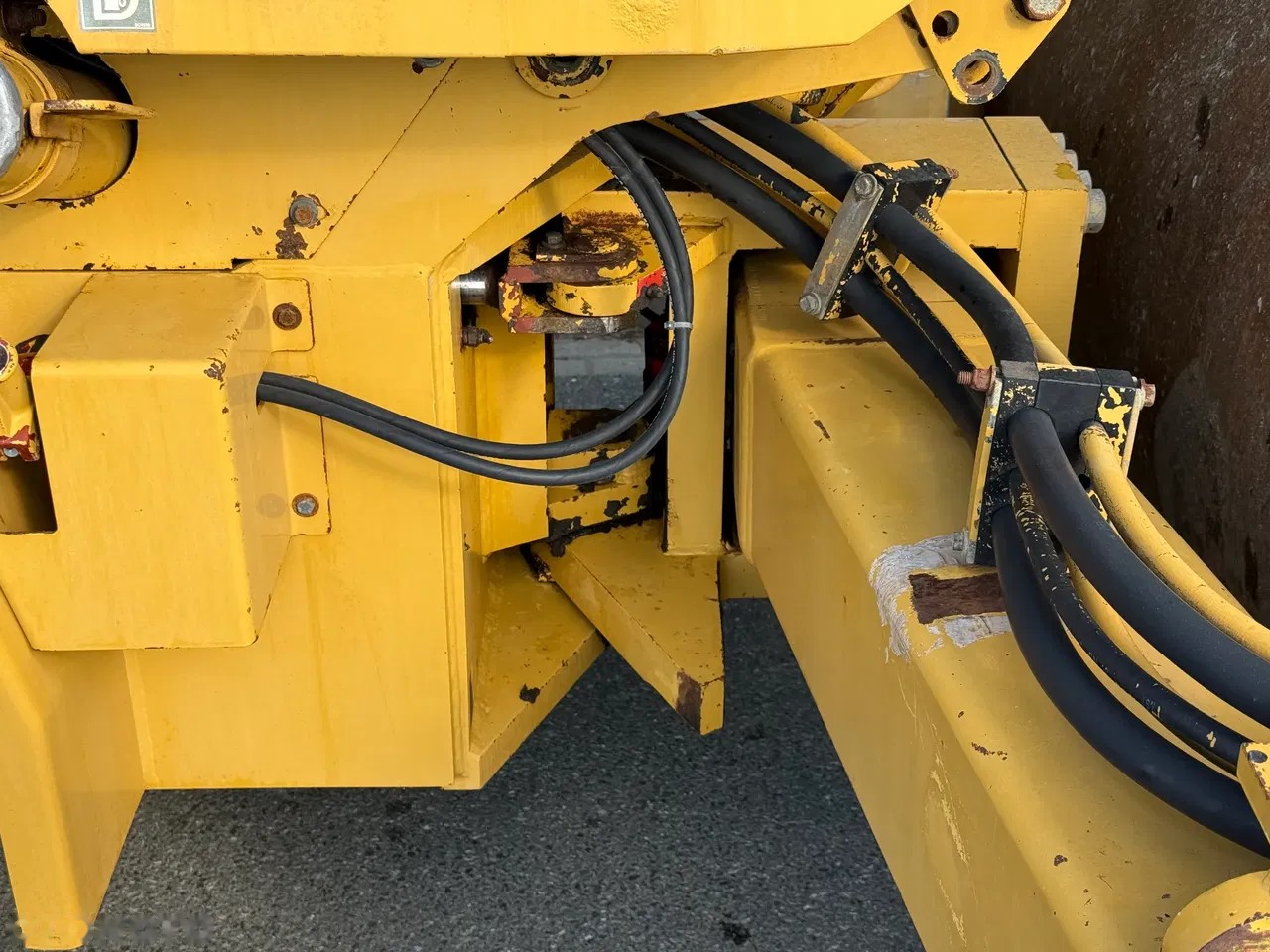 1998 Caterpillar, 2.600 mth, Import Auf Lager in der EU — Foto 9 z 15