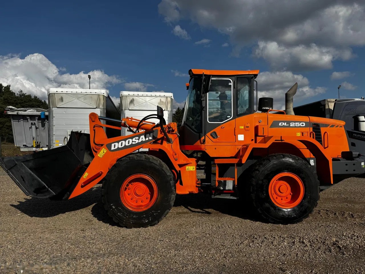 2013 Doosan DL, 10.000 mth, Import Auf Lager in der EU — Foto 2 z 24