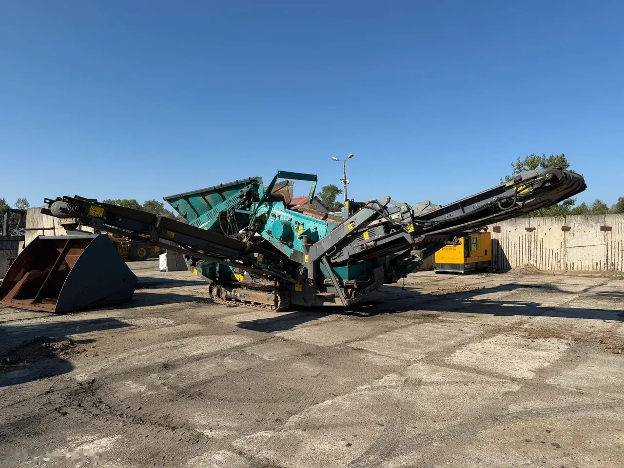 2015 Powerscreen Warrior 600, 4.300 mth, Import Auf Lager in der EU — Foto 1 z 11 2015 Powerscreen Warrior 600, 4.300 mth, Import Auf Lager in der EU — Foto 1 z 11