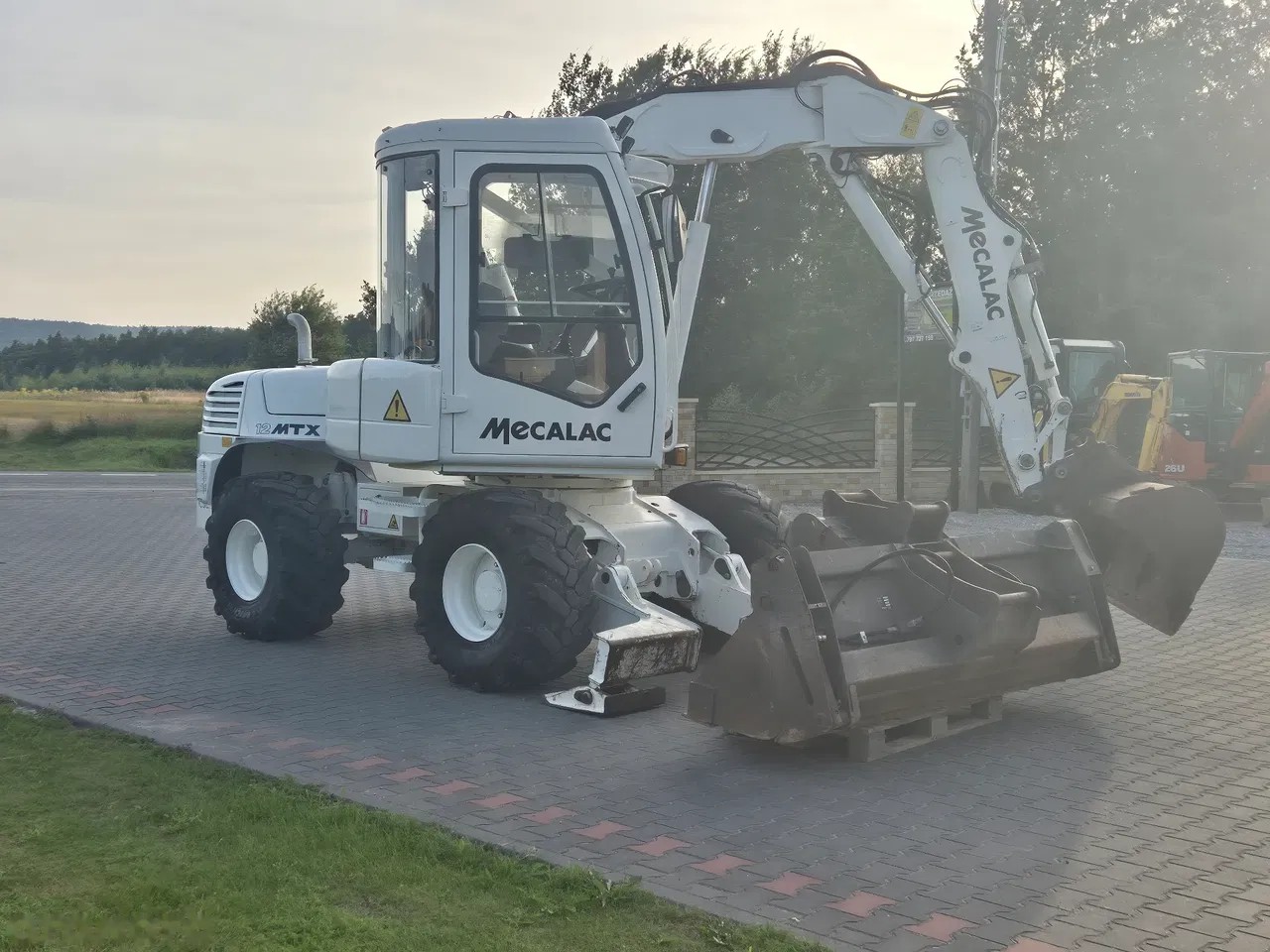 2015 Mecalac, 11.078 mth, Import Auf Lager in der EU — Foto 15 z 24