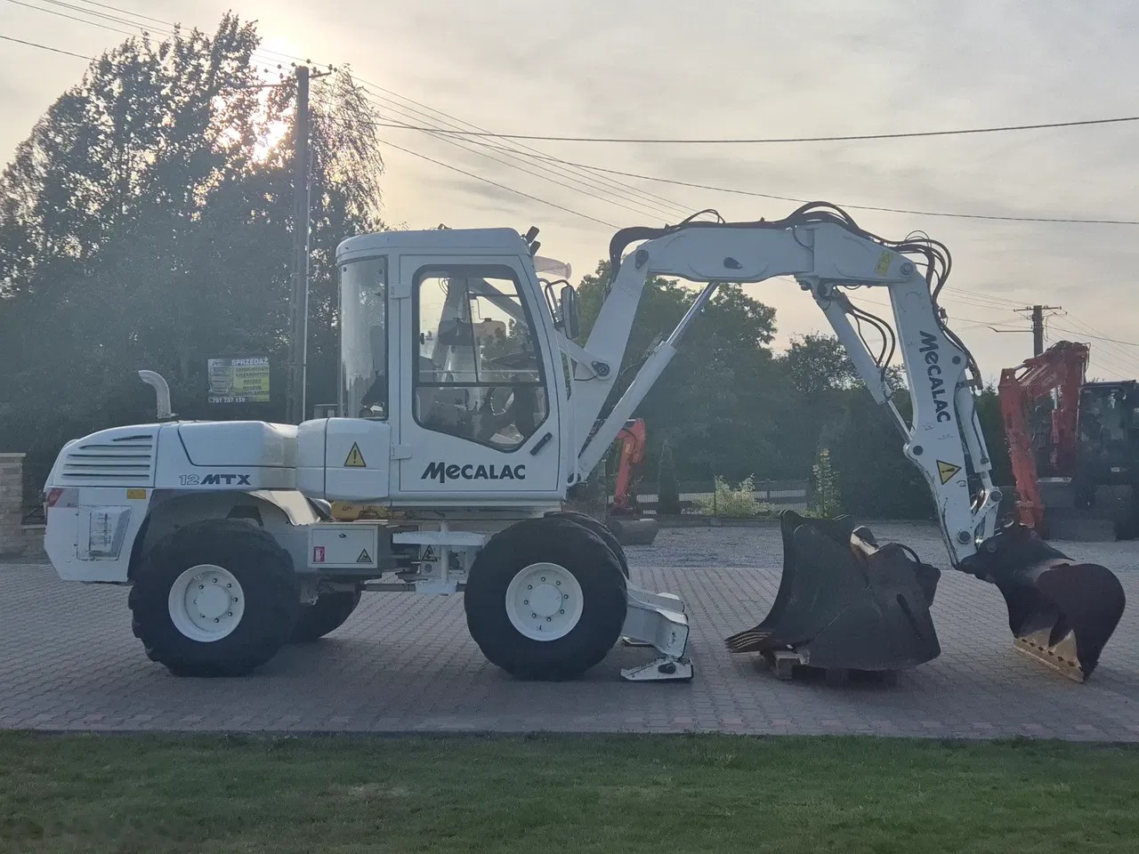 2015 Mecalac, 11.078 mth, Import Auf Lager in der EU — Foto 3 z 24