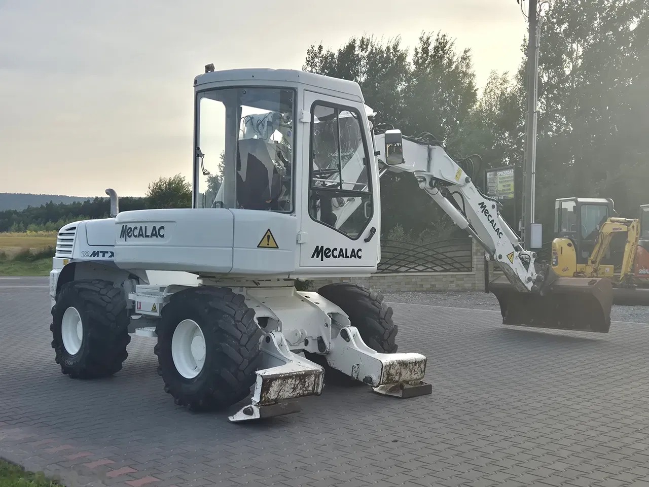 2015 Mecalac, 11.078 mth, Import Auf Lager in der EU — Foto 8 z 24