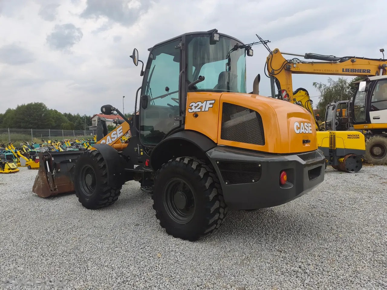 2019 Case 321F, 4.398 mth, Import Auf Lager in der EU — Foto 1