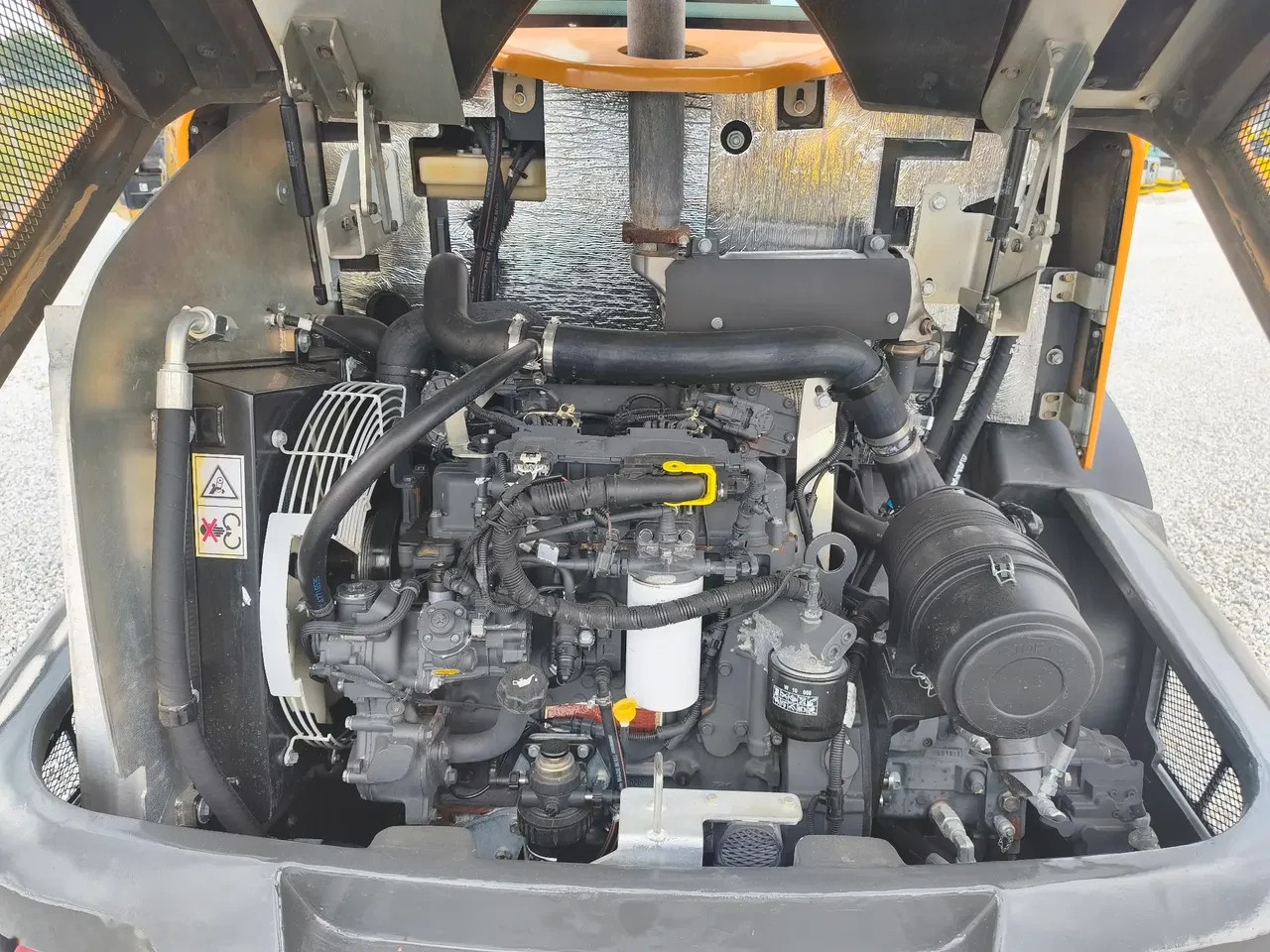 2019 Case 321F, 4.398 mth, Import Auf Lager in der EU — Foto 11 z 15