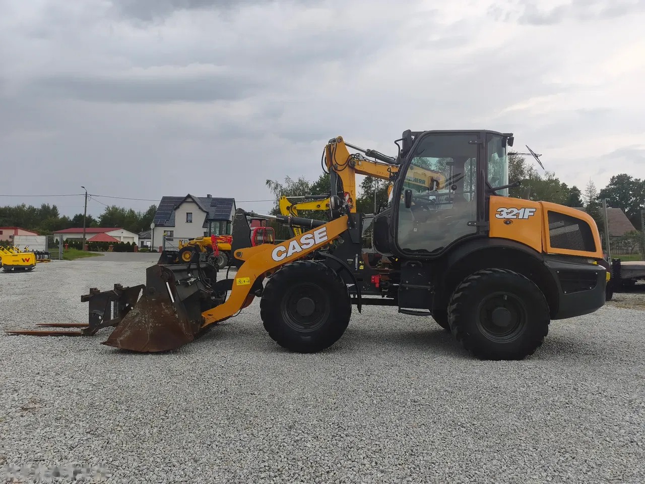 2019 Case 321F, 4.398 mth, Import Auf Lager in der EU — Foto 6 z 15