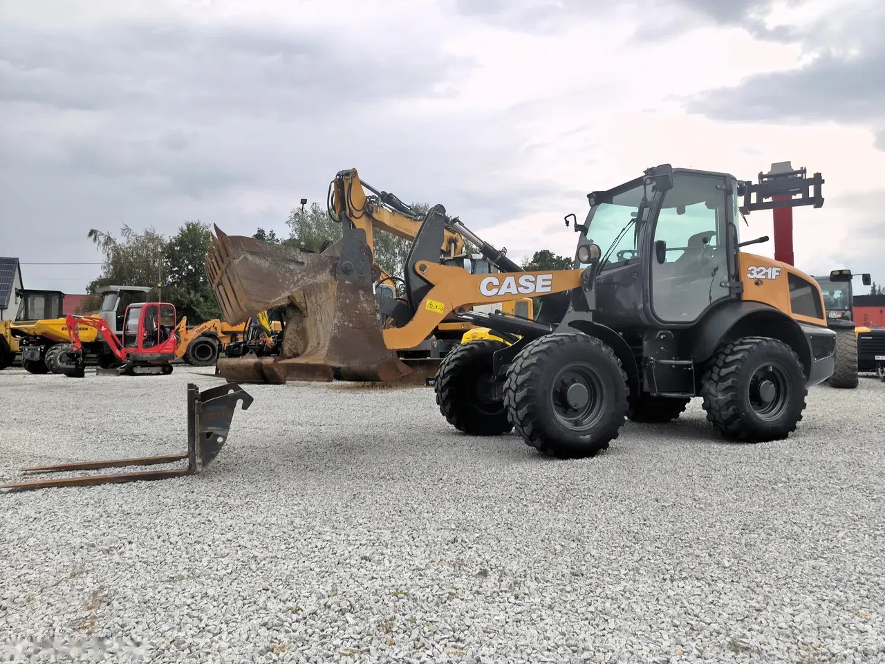 2019 Case 321F, 4.398 mth, Import Auf Lager in der EU — Foto 9 z 15