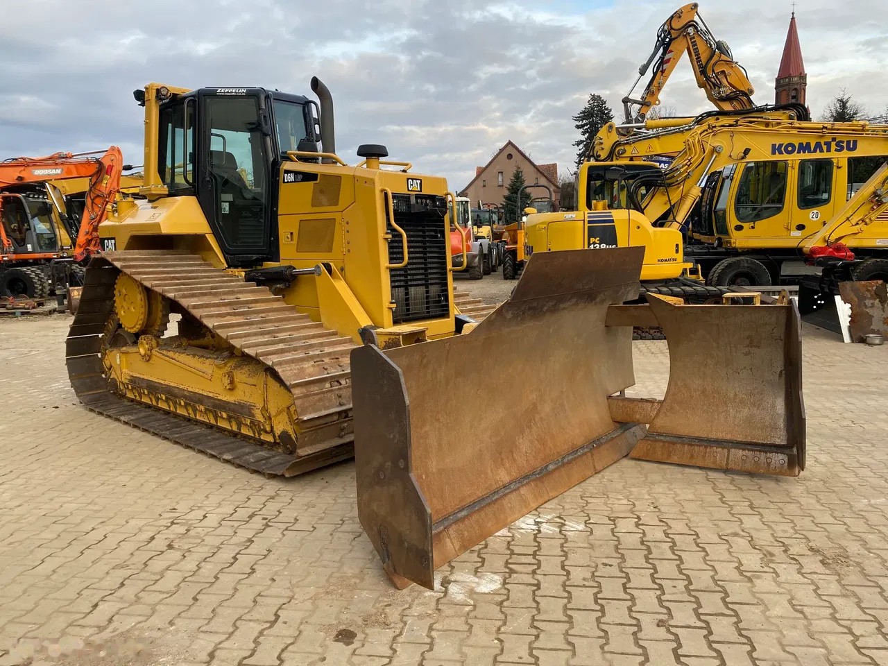 2016 Caterpillar D6N, 7.800 mth, Import Auf Lager in der EU — Foto 3 z 24