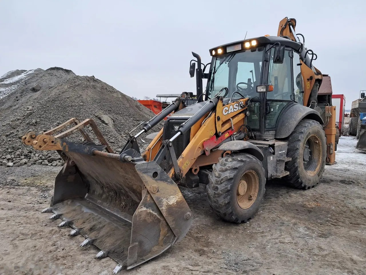 2019 Case 580, 3.243 mth, Import Auf Lager in der EU — Foto 2 z 16